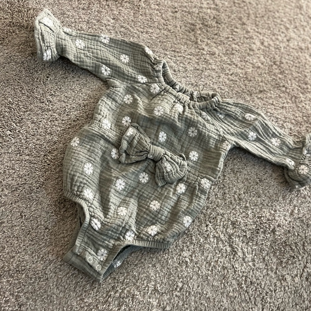 Charming Kids One Piece Bodysuit in Gray Floral